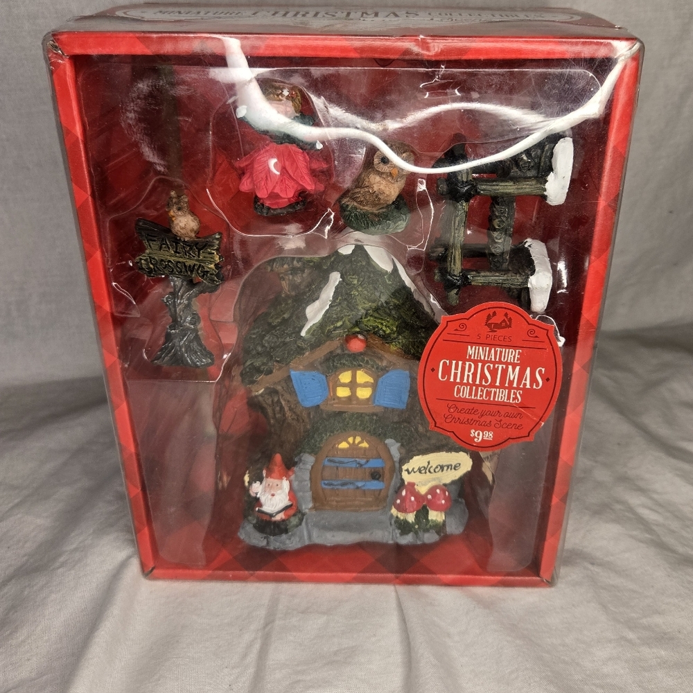 5 Piece Miniature Christmas Collectibles Gnome Elf Tree House New In Box 2021